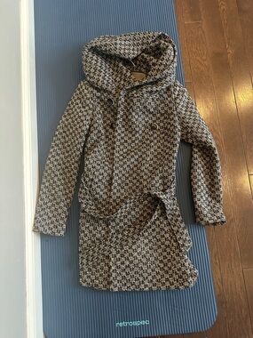 Women hooded /high neck Coat in Black and Cream